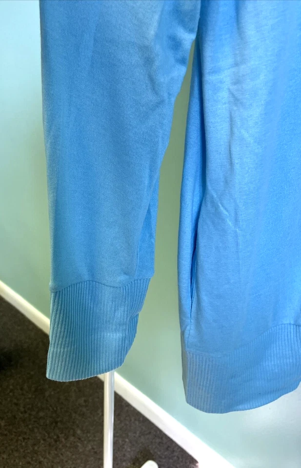 Suéter cadigan azul con botones 3X Zenana Outfitters para mujer Foto 3 de 4