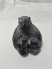 A. Wolf Sculpture Figurine Mama Polar Bear With Cubs