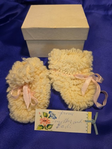 1950's Vintage Fluffy Newborn Baby Booties Socks Original Box & Gift Tag