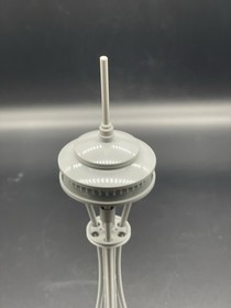 LEGO ARCHITECTURE: Seattle Space Needle (21003). Used