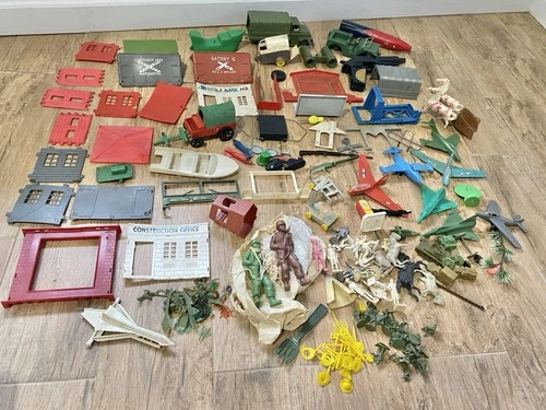Vintage MARX Service Station Parts & Other Plastic 60s Toys