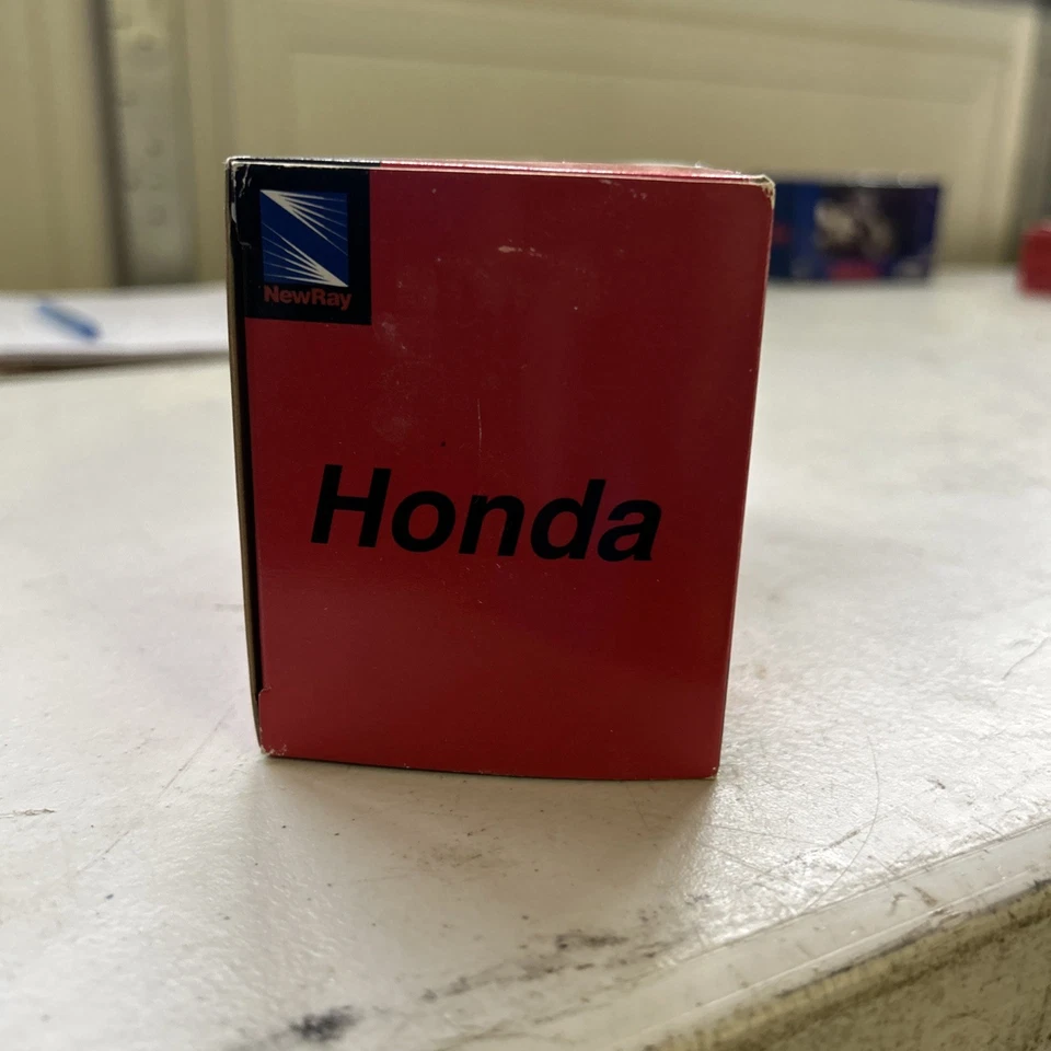 2005 Honda CBR CBR600 RR CBR1000RR  1/18 Scale Diecast Motorcycle Model New Ray - Image 4 of 4