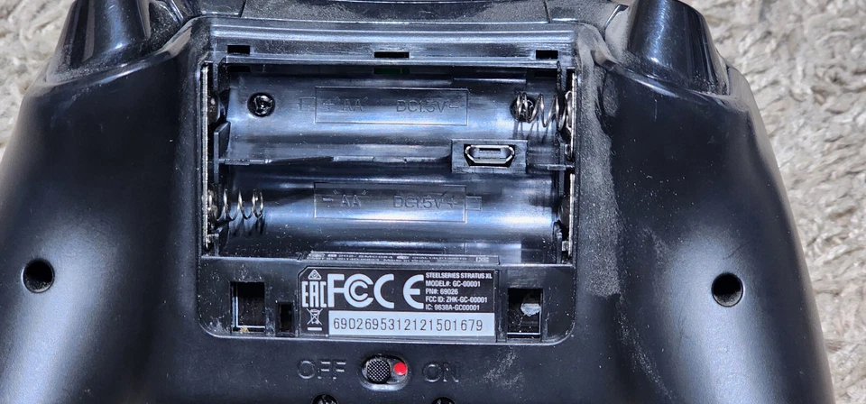 2 x SteelSeries Nimbus Wireless Game Controller Gamepad for Apple TV, iOS, & Mac - Image 4 of 4