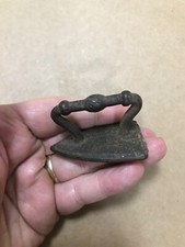 MINIATURE SALESMAN SAMPLE BEAUTIFUL CAST IRON SAD IRON STORE COMPANY ANTIQUE 
