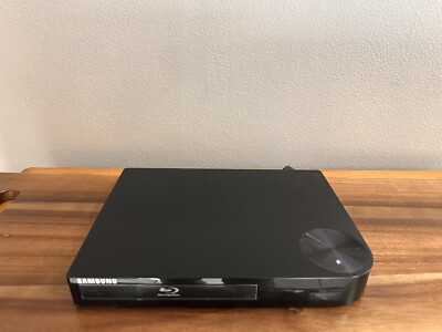 Samsung BD-F5700 Blu-Ray/DVD Player - TESTED, No Remote