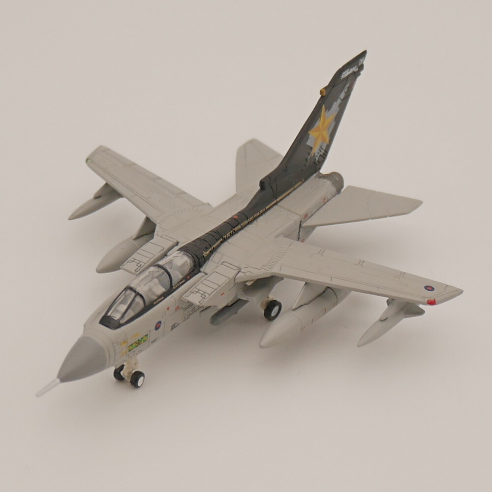 herpa 1:200 Royal Air Force panavia tornado GR.4 tornado farewell
