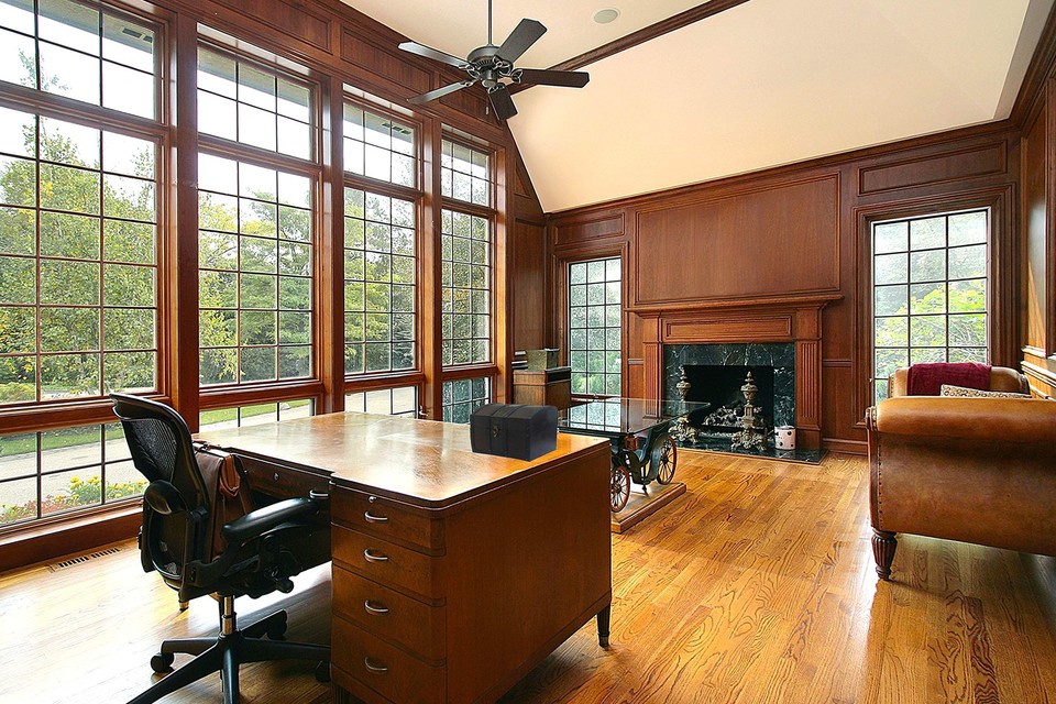 Handcrafted Wooden Treasure Chest Decorative Storage Box with Lock for