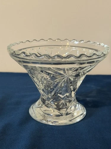 Vintage Anchor Hocking EAPC Prescut Star of David Glass Bowl 4.25” Footed Bowl