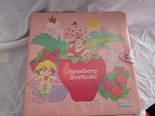 Strawberry Shortcake VTG Strawberryland Miniatures Storybook Play Storage Case