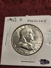 1952D SILVER BEN FRANKLIN HALF DOLLAR IN LIGHTLY CIRCULATED CONDITION; .90