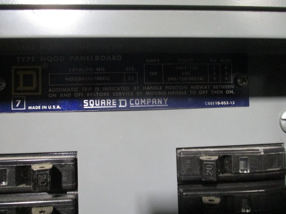 Square D Main Lug Circuit Breaker Panel NOOD430L100CU 208Y/120V 100A 3PH 4W Used - Image 2 of 4
