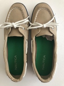 ladies deck shoes size 6