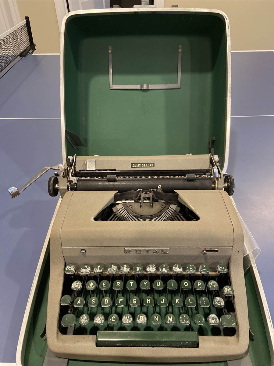 Royal Quiet De Luxe Portable Typewriter GREEN KEYS With Hard