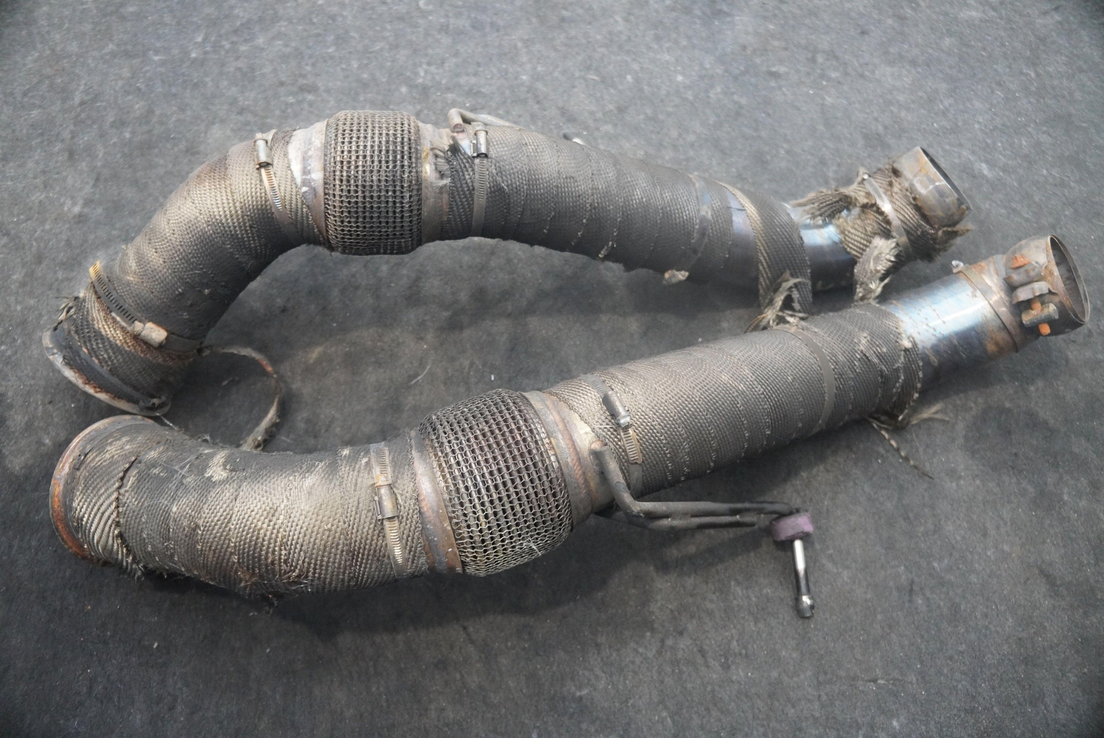 Set 2 Exhaust Muffler Silencer Intermediate Left Right Pipe Tube McLaren 650S