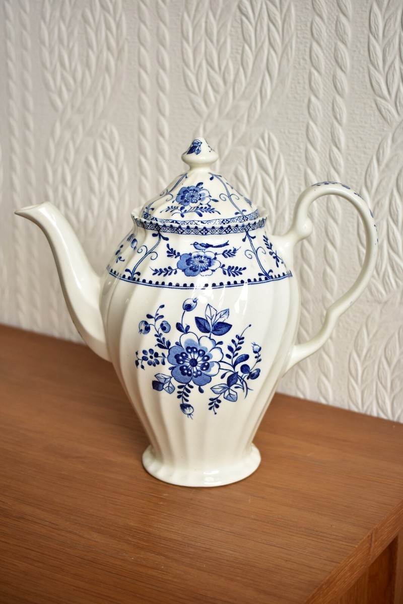 JOHNSON BROS INDIES BLUE WHITE LARGE COFFEE POT
