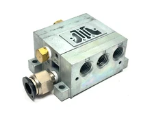 Numatics 229-718 Manifold Block w/ End Plates