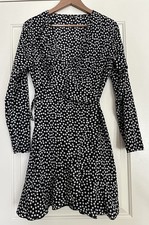 Super Cute Wrap Dress Black With Small White Flowers Size M