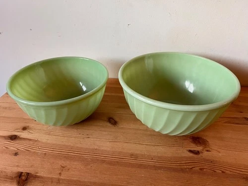 Set of 2 Vintage Fire King Jadeite Green Mixing Bowls Swirl Pattern 8” 9”
