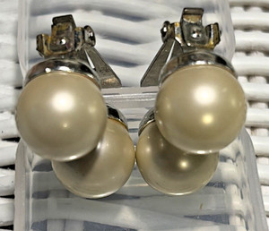 Signed Vintage Marvella faux double  creamy Pearl clip on earrings/silver tone.