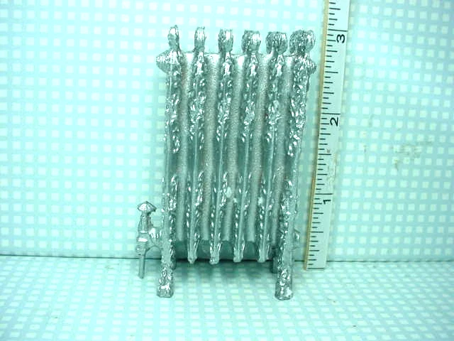 Radiador miniatura #1.835/0 miniatura esquina 1/12 Sc Foto 2 de 3