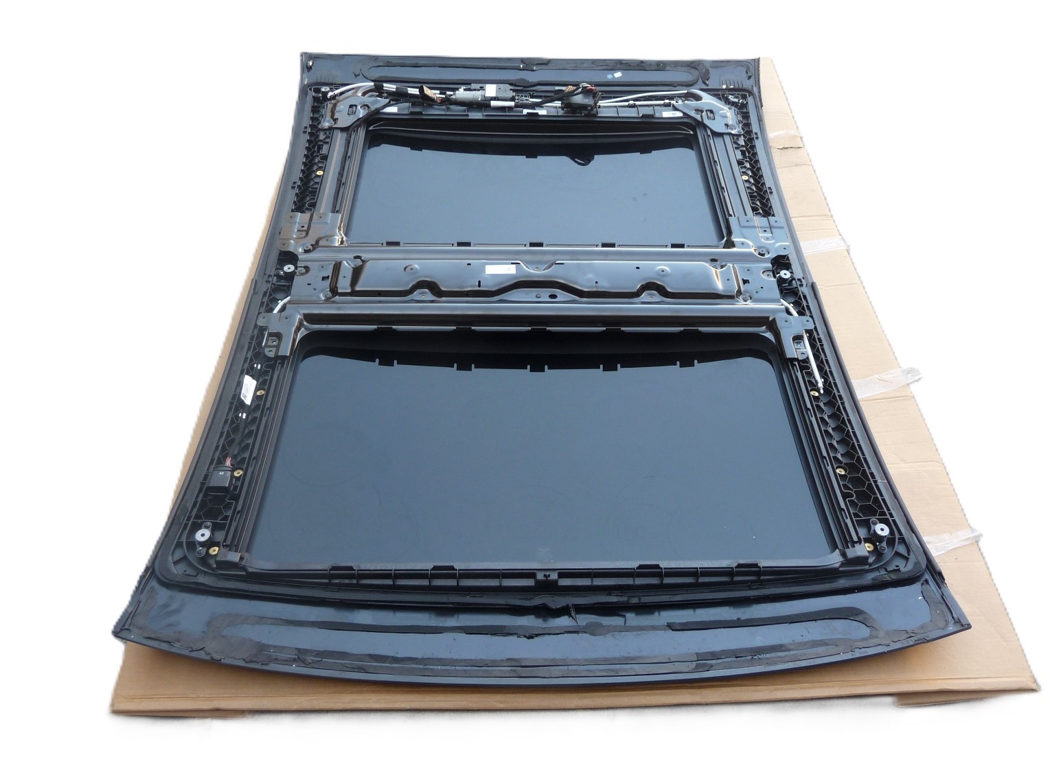 Bentley Flying Spur 2020-2024 Sunroof glass P/N 3SE877042