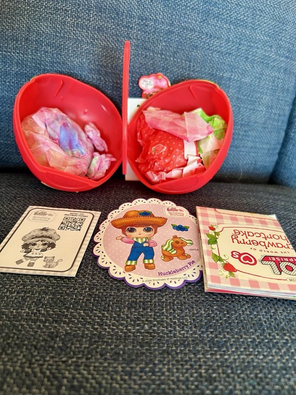LOL Surprise Love Strawberry Shortcake *Huckleberry Pie* Tots Doll & Pet New