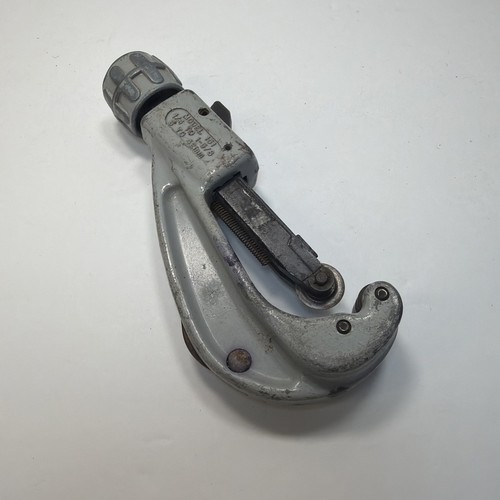 RIDGID 151 1/4 to 1-5/8 in. Quick Acting Copper & Aluminum Tubing Cutter