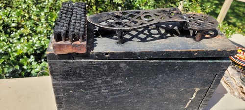 Vtg Cast Iron Shoe Shine Kit 1940's