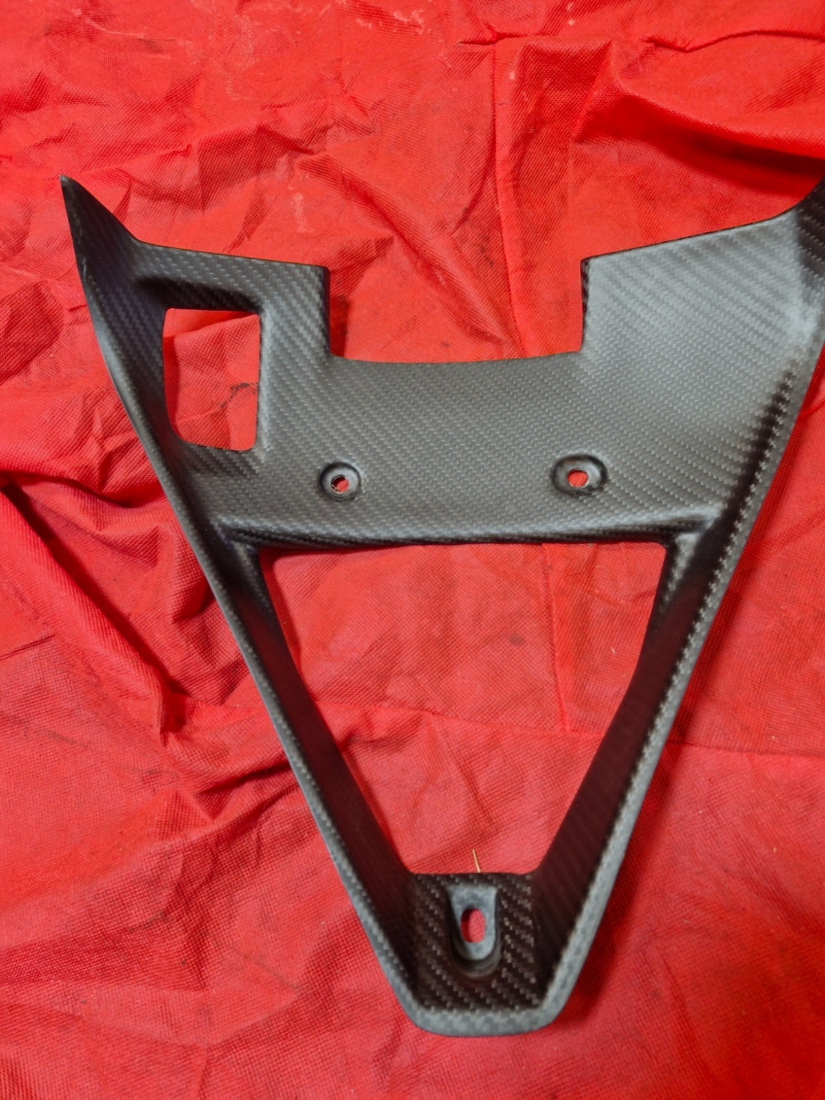 V de carénage carbone mat Ducati 848 idéal pour vos sorties sur circuit