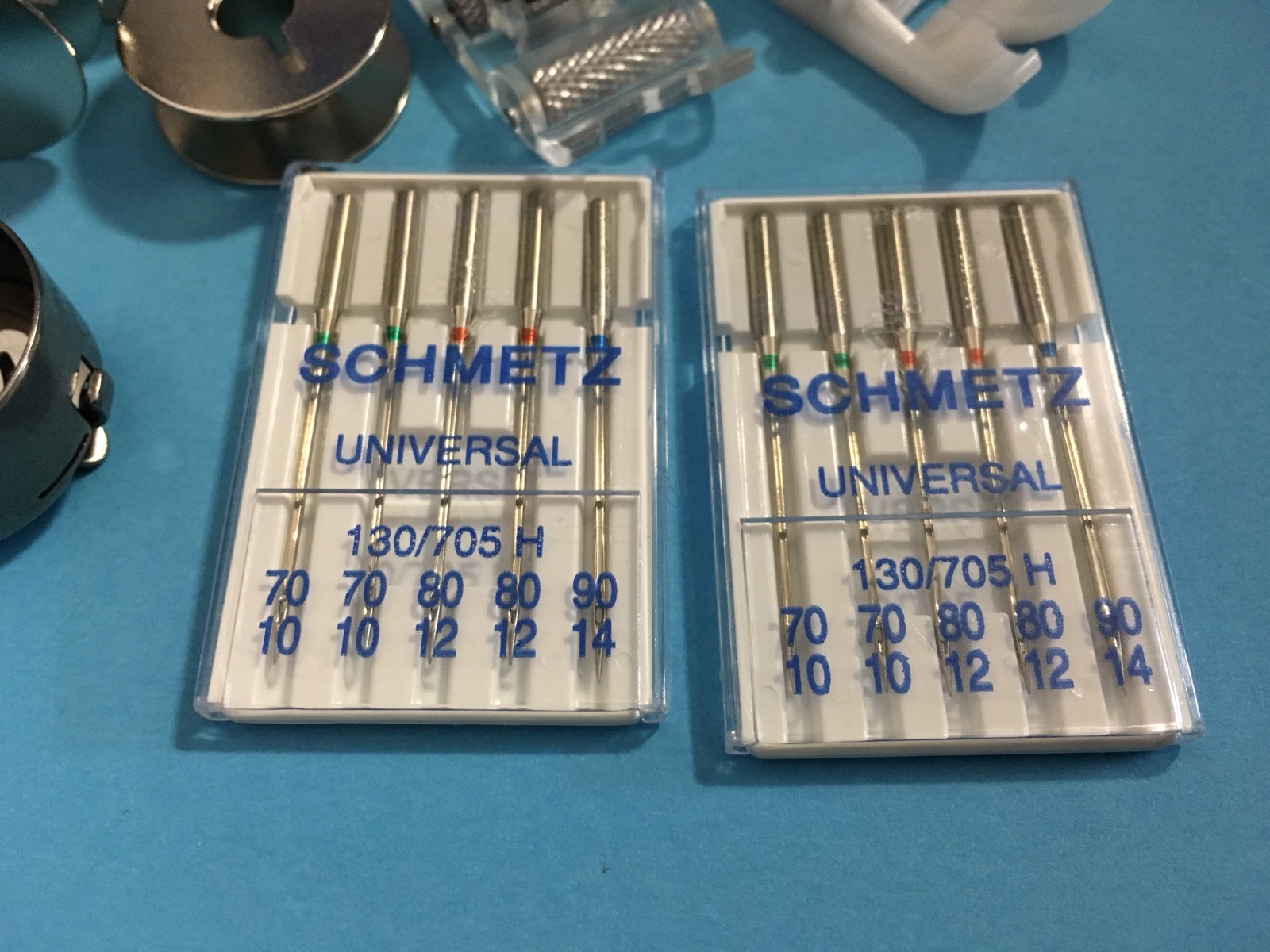 Teflon And Rolling Foot spulenkapsel Bobbin+Needles for Pfaff Sewing