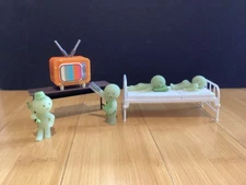 100% Authentic SMISKI figures- Lot of 4!