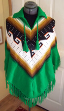 INCA GALLERIA Green Inca print 100 Acrylic Collared PONCHO Size Medium to Large