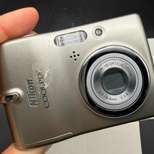 Nikon Coolpix L11 Digital Camera 6.0 MP 3x Zoom 2.4 LCD W Box Card Cables Manual
