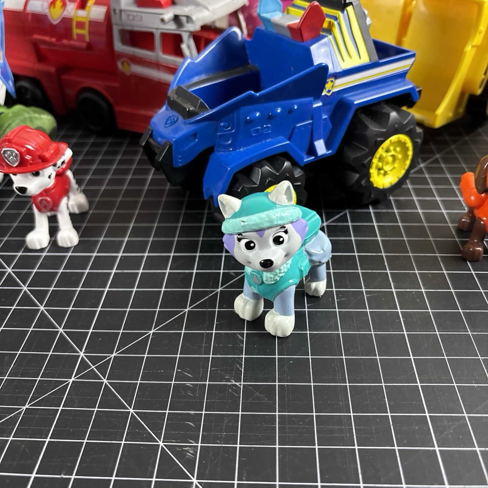 PAW PATROL TOY BUNDLE 13 Total Items Dolls Vehicles Action Figures