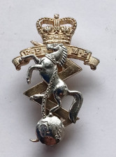 R.E.M.E. Royal Electrical & Mechanical Engineers Bi-Metal Cap Badge.    A4-1