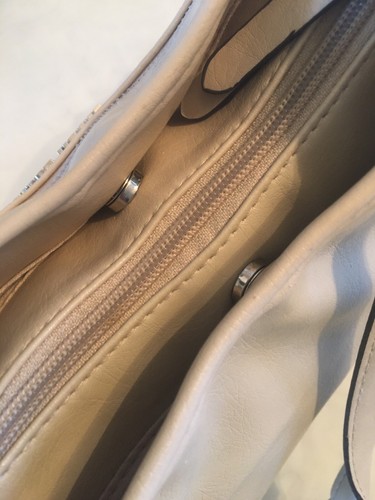 NWD Ivory Ellen Tracy Shoulder Bag With Exterior Pockets - Picture 7 of 11