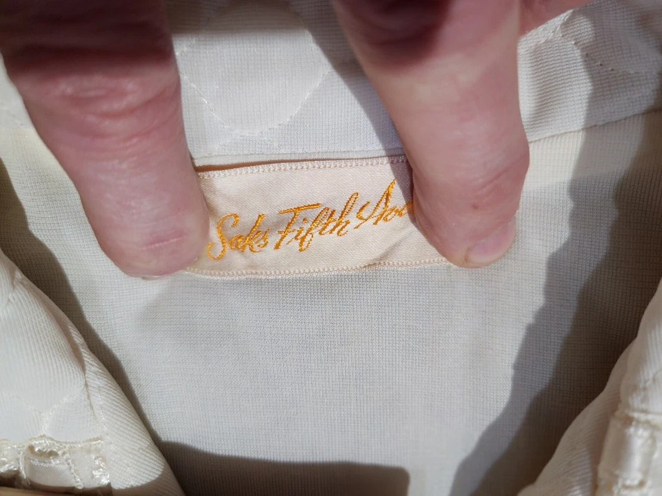 Abrigo de casa vintage Saks 5th Avenue satinado acolchado largo bordado cremallera frontal Foto 2 de 3