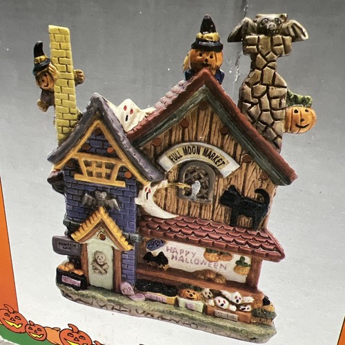 Decorazione vintage Halloween casa stregata in porcellana dipinta a mano 5 1/2 pollici Usato in ottime condizioni - Foto 2 di 11