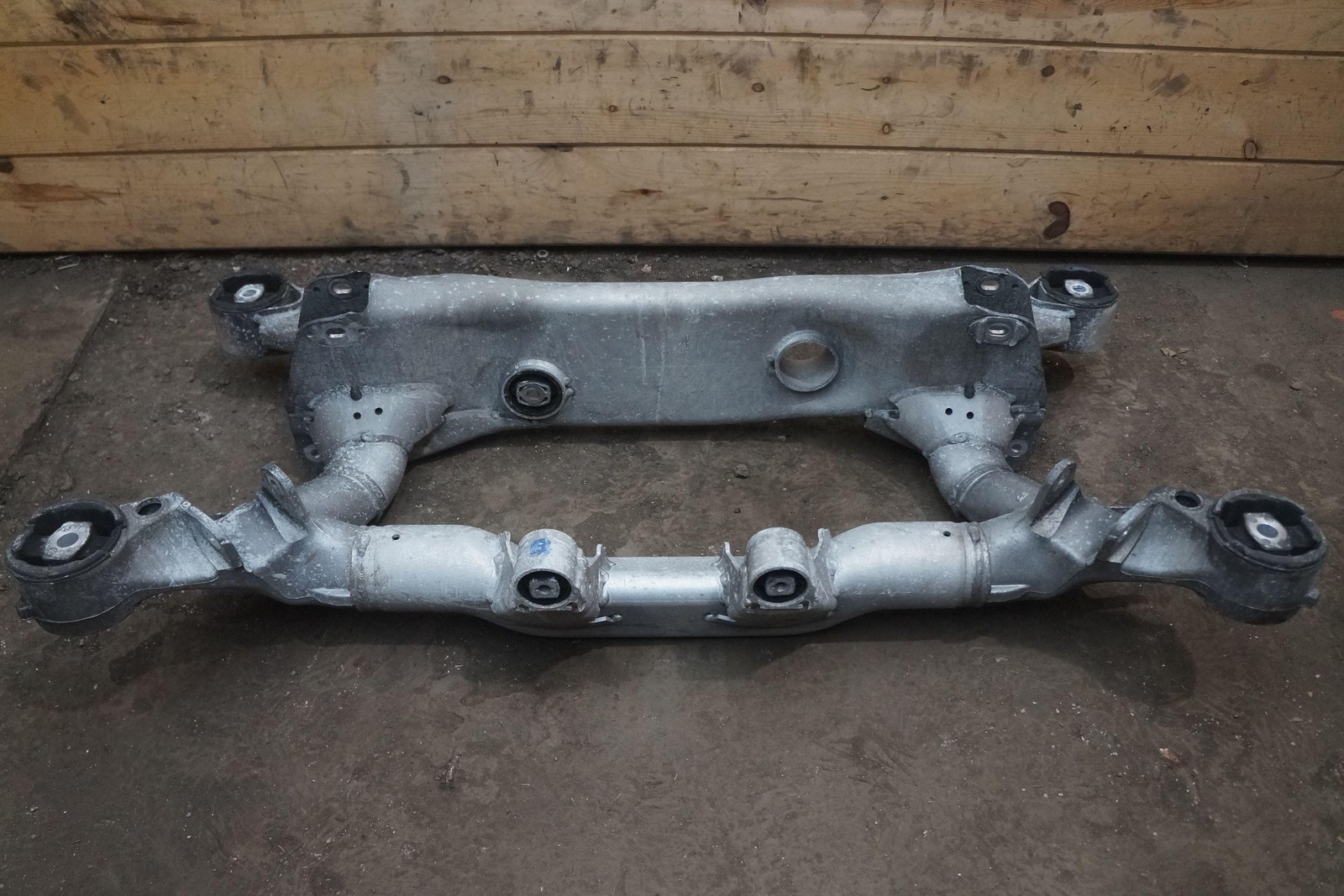 Rear Suspension Subframe Cradle Crossmember 33316770752 Rolls Royce Phantom 04