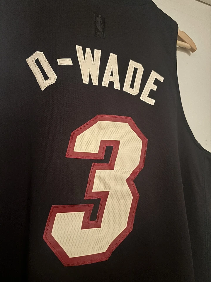 Dwyane Wade Miami Heat NBA Jersey Men M HWC Nickname #3 D Wade Vintage 2011 Rare - Image 2 of 4