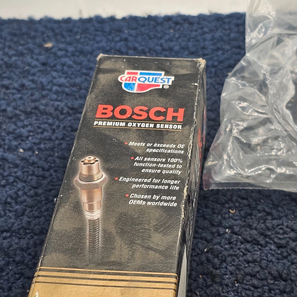 Sensor de oxígeno Bosch 13687 para motor Jeep Wrangler L6-4,0 L 2001-2005 Foto 3 de 4