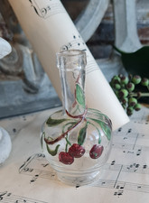 ANCIENNE DINETTE BOUTEILLE CARAFE EN VERRE EMAILLEE DECOR CERISE ENFANT JOUET