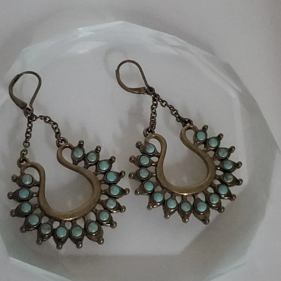 Pendientes colgantes turquesa tono oro y latón Premier Designs Foto 3 de 4
