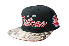 Mitchell & Ness Detroit Pistons Script Natura...