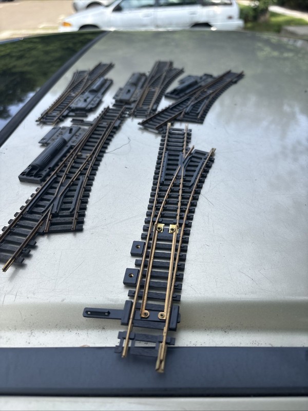 Lot of Ho Scale Atlas Custom Line Switch Tracks  And The Switch Tracks Mechanism