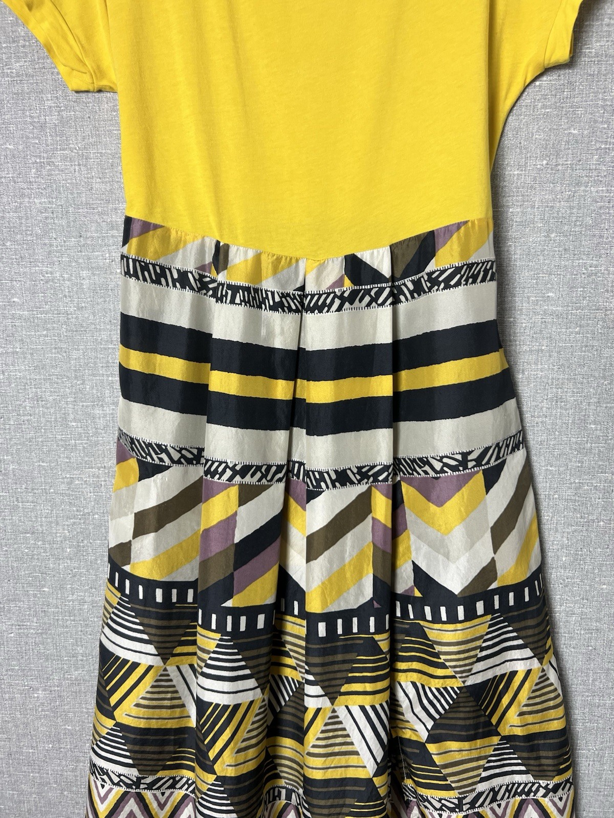 Weekend Max Mara Yellow Geometric Pattern Short S… - image 5
