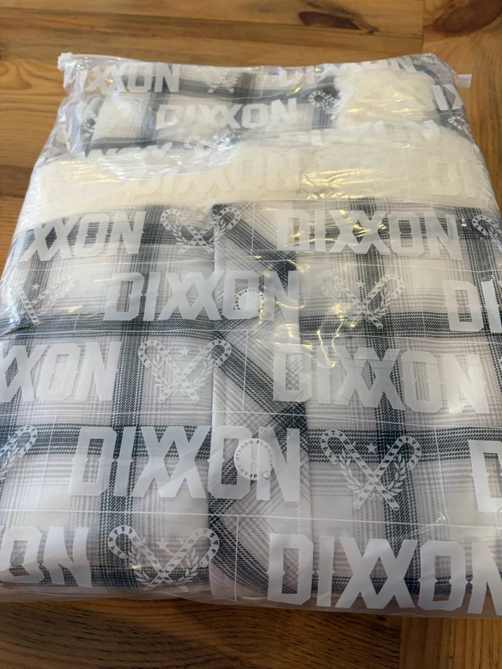 Dixxon Flannel Guera Christmas Tree Skirt, NIB - Image 2 of 3