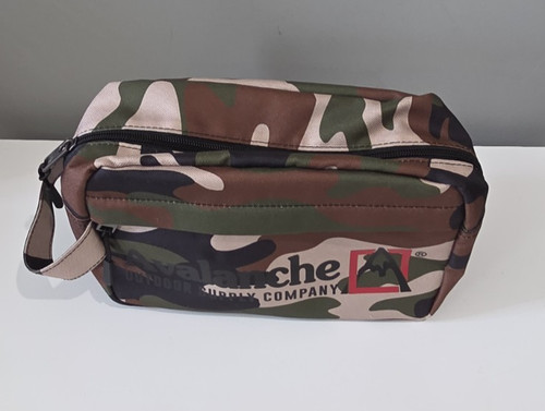 AVALANCHE OUTDOOR SUPPLY Brown Green Camouflage Camo Travel Toiletry Bag