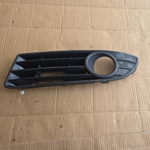 VW Polo 9N Abdeckung Blende Stoßstange Gitter vorne links 6Q0853665E