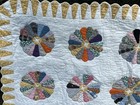 Vintage Handmade old DRESDEN PLATE QUILT — photo 1